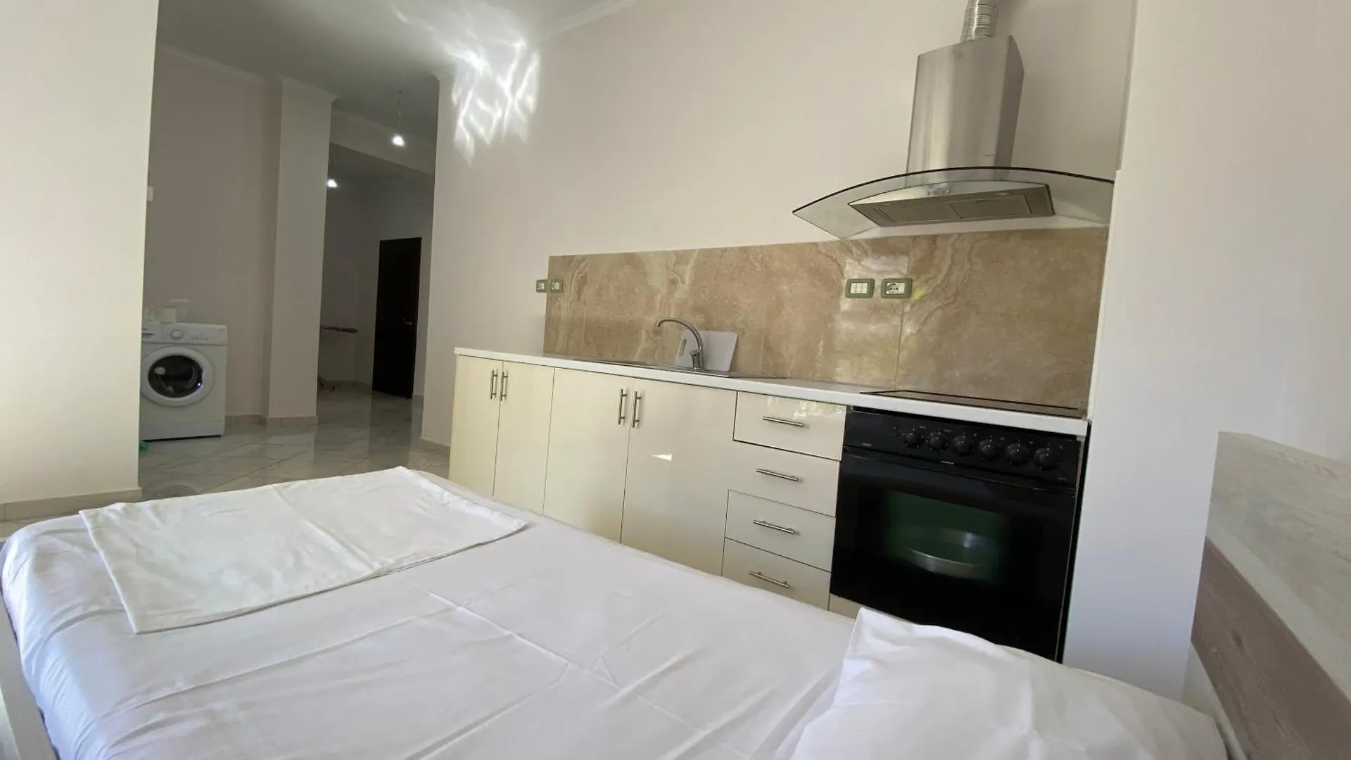 Surja'S Apartments Sarande